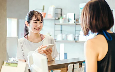 お近くの店舗にご来店